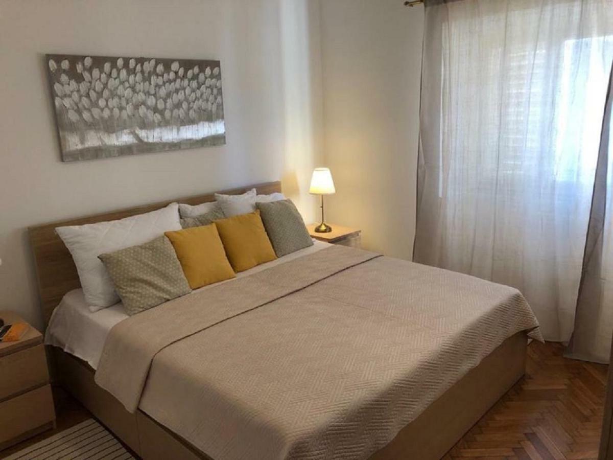 Apartments Barbaresko Lumbarda Exterior photo